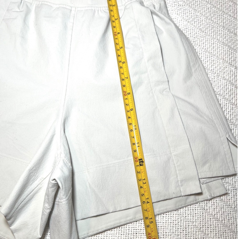 Lululemon Athletica Stretch Woven Relaxed-Fit High-Rise Short 4" Bone White XXS - Picture 8 of 8
